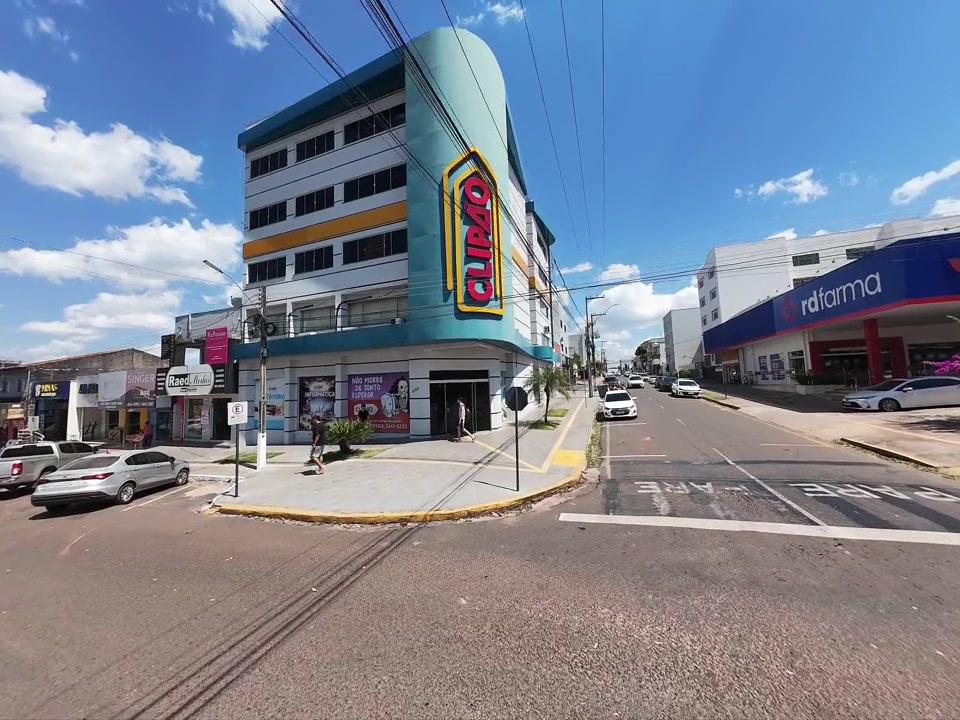 Perspectiva urbana de um edifício em uma esquina